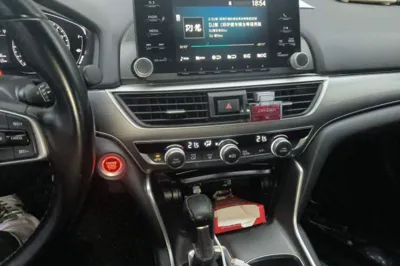 Honda Accord 2018, 82400 км, за 14989 USD - фото 13