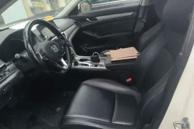 Honda Accord 2018, 82400 км, за 14989 USD - фото 15