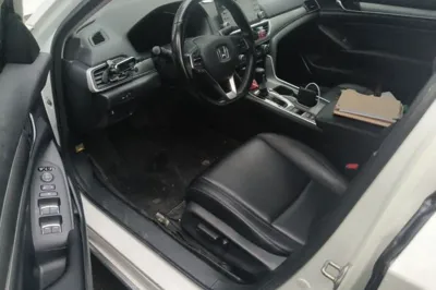 Honda Accord 2018, 82400 км, за 14989 USD - фото 16