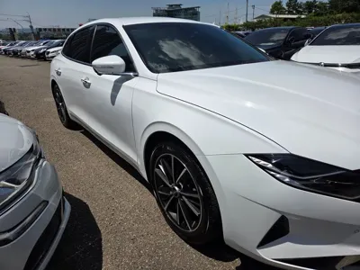 Hyundai Grandeur 2023, 90622 км, за 15335.81 USD