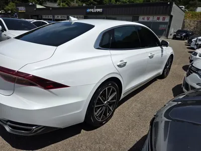 Hyundai Grandeur 2023, 90622 км, за 15335.81 USD