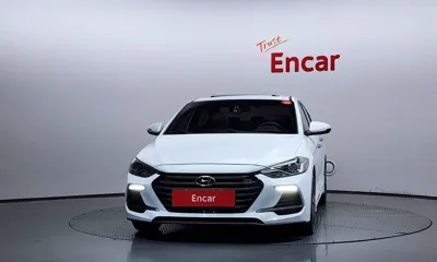 Hyundai Avante 2017, 92604 км, за 8139.61 USD