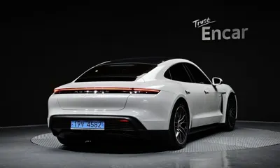 Porsche Taycan 2023, 31859 км, за 71854.24 USD