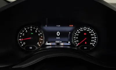 Jeep Renegade 2021, 53067 км, за 10603.7 USD - фото 8