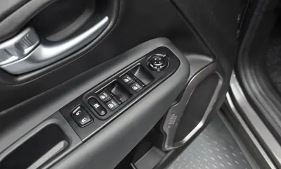 Jeep Renegade 2021, 53067 км, за 10603.7 USD - фото 15