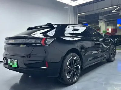 Zeekr 001 2024, 30000 км, за 24867.09 USD