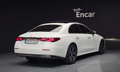 Mercedes-Benz E-Class 2024, 22636 км, за 35656.23 USD - фото 2