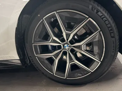 BMW 5-Series 2026, 3908 км, за 23661.25 USD