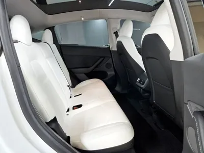 Tesla Model Y 2023, 29823 км, за 26046.74 USD - фото 12