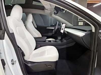 Tesla Model Y 2023, 29823 км, за 26046.74 USD - фото 13