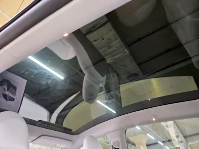 Tesla Model Y 2023, 29823 км, за 26046.74 USD - фото 17