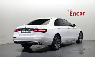 Mercedes-Benz E-Class 2023, 35335 км, за 32438.39 USD