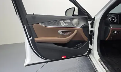 Mercedes-Benz E-Class 2023, 35335 км, за 32438.39 USD - фото 28