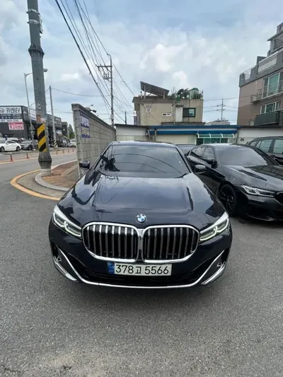 BMW 7-Series · 2020 год