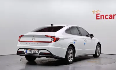 Hyundai Sonata 2020, 79546 км, за 10358.31 USD
