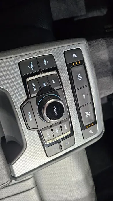 Genesis G80 2019, 100657 км, за 9706.86 USD - фото 32