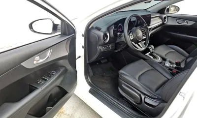 Kia K3 2022, 56419 км, за 10271.07 USD - фото 10