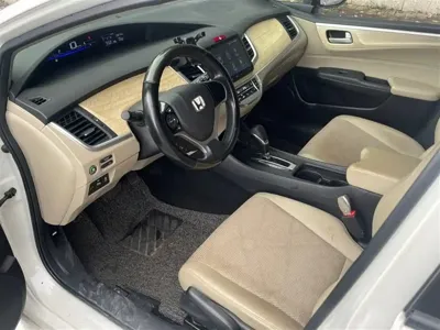 Honda Jade 2016, 99000 км, за 6621.41 USD