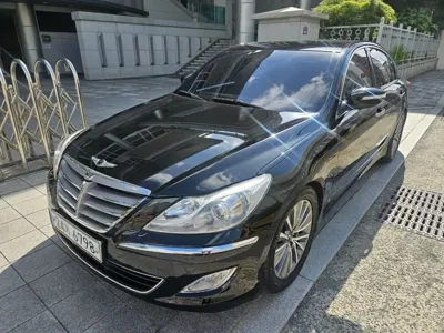 Hyundai Genesis 2013, 188494 км, за 2535.27 USD