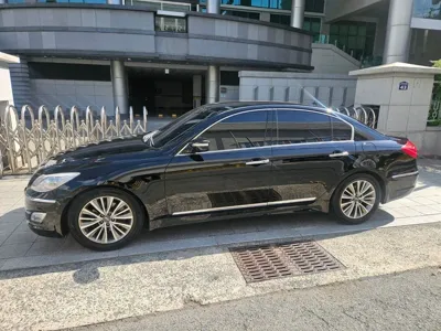 Hyundai Genesis 2013, 188494 км, за 2535.27 USD