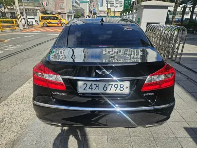 Hyundai Genesis 2013, 188494 км, за 2535.27 USD