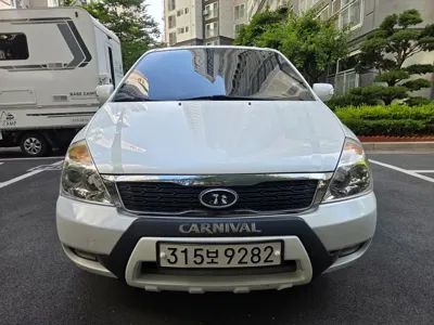 Kia Canival 2013, 203455 км, за 2268.74 USD