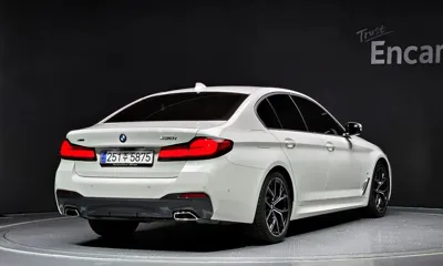 BMW 5-Series 2021, 79456 км, за 29749.07 USD