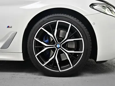 BMW 5-Series 2021, 79456 км, за 29749.07 USD