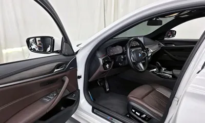 BMW 5-Series 2021, 79456 км, за 29749.07 USD - фото 10