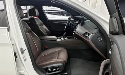 BMW 5-Series 2021, 79456 км, за 29749.07 USD - фото 12