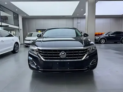 Volkswagen Passat 2019, 93900 км, за 12262.16 USD