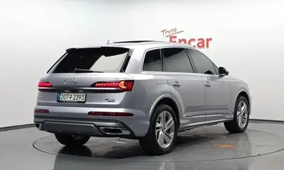 Audi Q7 2021, 111329 км, за 28751.48 USD