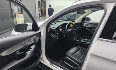 Mercedes-Benz GLC-Class 2018, 120178 км, за 15742.92 USD - фото 10