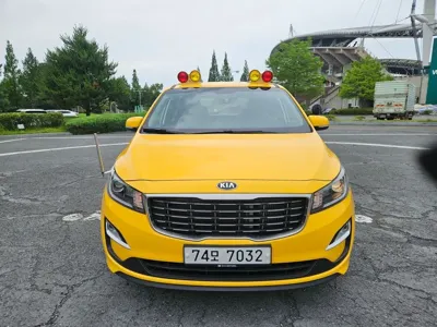Kia Canival 2019, 49282 км, за 8527.24 USD