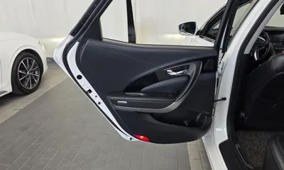 Hyundai Grandeur 2015, 120092 км, за 6104.77 USD - фото 25