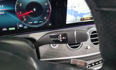 Mercedes-Benz E-Class 2022, 34646 км, за 28554.55 USD - фото 9