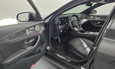 Mercedes-Benz E-Class 2022, 34646 км, за 28554.55 USD - фото 10