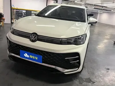 Volkswagen Tiguan L 2024, 11500 км, за 19967.24 USD