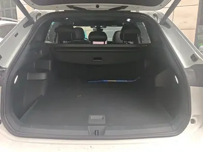Volkswagen Tiguan L 2024, 11500 км, за 19967.24 USD