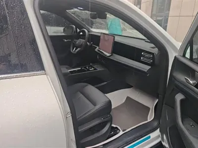 Volkswagen Tiguan L 2024, 11500 км, за 19967.24 USD - фото 8