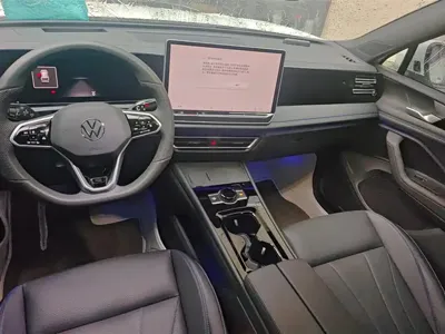 Volkswagen Tiguan L 2024, 11500 км, за 19967.24 USD - фото 12