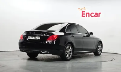 Mercedes-Benz C-Class 2017, 32952 км, за 14212.07 USD