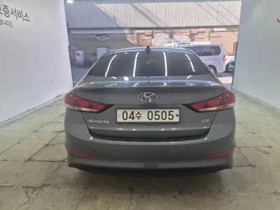Hyundai Avante 2016, 114056 км, за 5185.77 USD