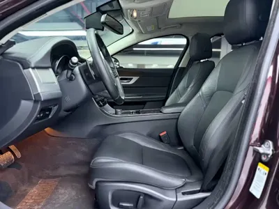 Jaguar XFL 2017, 130000 км, за 9296.23 USD