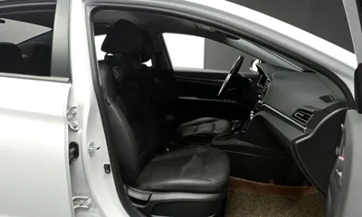 Hyundai Avante 2020, 24448 км, за 7866.21 USD - фото 10