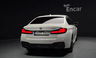 BMW 5-Series 2022, 65080 км, за 22990.01 USD