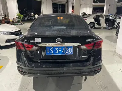 Nissan Teana 2022, 40000 км, за 9387.69 USD