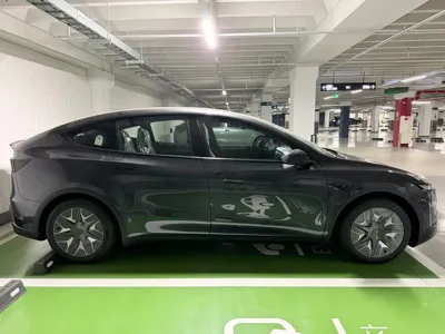 Tesla Model Y · 2026 год