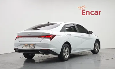 Hyundai Avante 2023, 129696 км, за 7475.78 USD