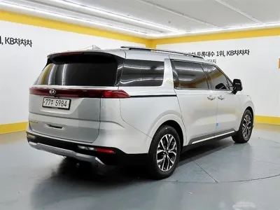 Kia Canival 2021, 84526 км, за 17889.69 USD